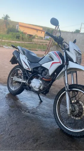 Moto bros branca tudo ok 