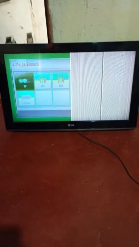 TV LG LCD 32 polegadas com defeito 