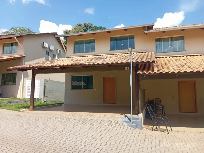 ALUGO Sobrado em condominio Fechado de 3 suites -160 m2 em Aparecida de Goiânia