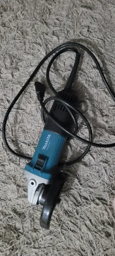 Esmerilhadeira marca Makita