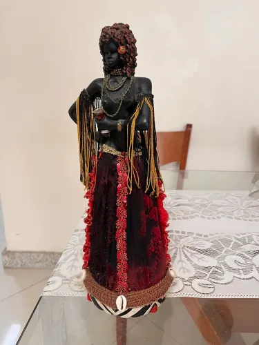 Escultura de Maria Padilha