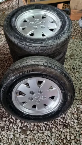 Rodas com pneus opala diplomata 