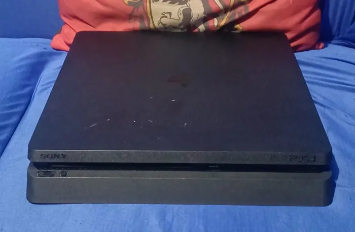 Playstation 4 ( Não lê jogos)