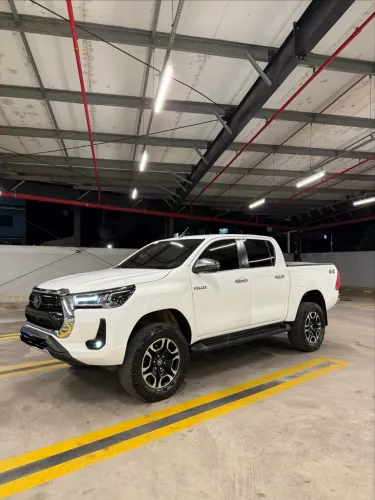 Toyota Hilux CD SRX 4X4 2.8 TDI 16V Diesel Aut. 2022