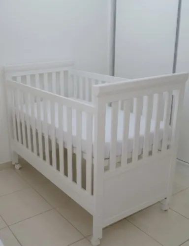 Berço | Mini cama + Cômoda + Mesinha de cabeceira + Nichos decorativos - Ótimo estado