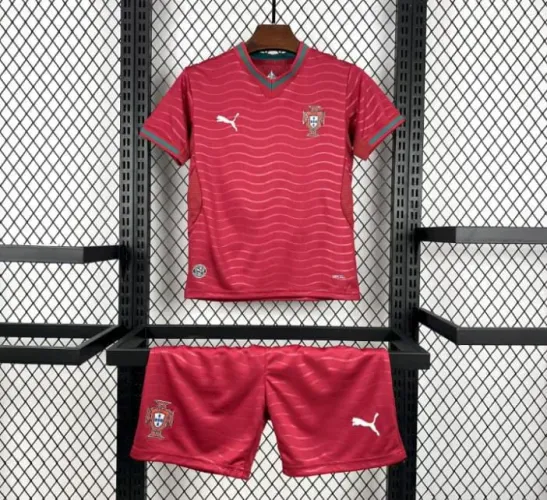 conjunto adulto (home) da Seleção de Portugal 2026/27 da Puma