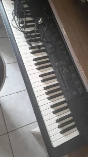 Instrumentos musicais *