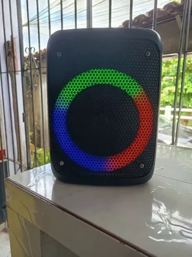 Vende se uma caixa som