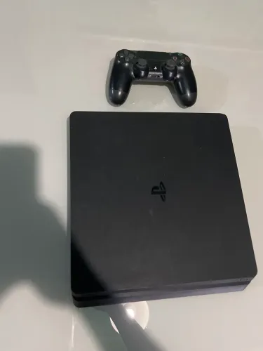 PS4 slim 1 controle 1tb - Bom para retirada de peças ou conserto