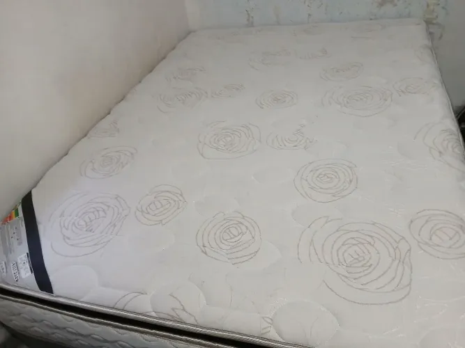 Colchão casal com molas ensacadas