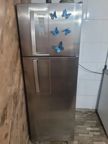 Geladeira Frost free (ELETROLUX) inox