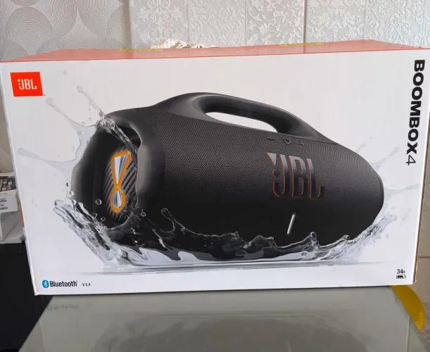 JBL Boombox 4 com 210 watts RMS Bluetooth USB-C - Preto