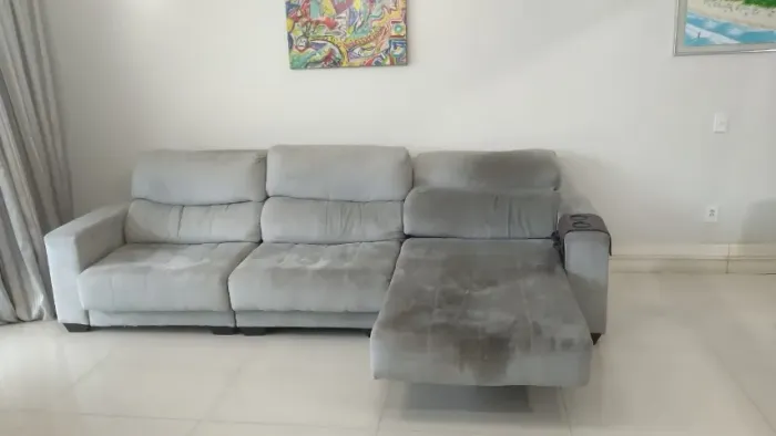 Sofá 3 lugares confortável com poltrona reclinável