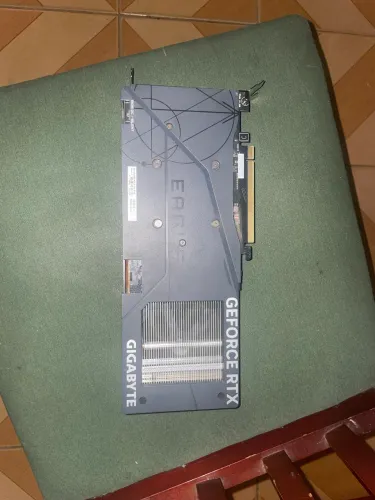 Placa de vídeo gigabyte GeForce Rtx 4060 eagle Oc 8g 8gb Ddr6