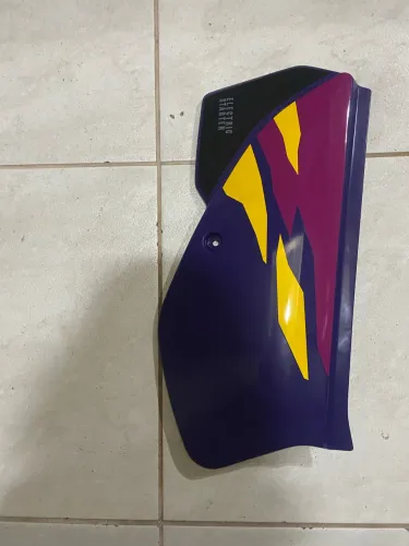 Tampas laterais novas originais da XR 200R 