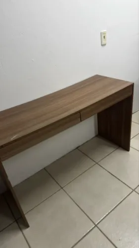 Escrivaninha + cadeira