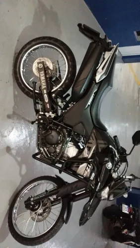 Yamaha XTZ Lander 250- excelente!