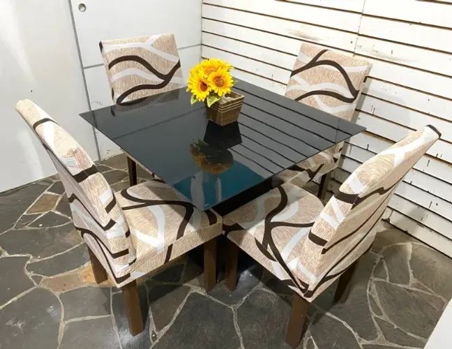 Mesa vidro 90x90 c/4 cadeiras