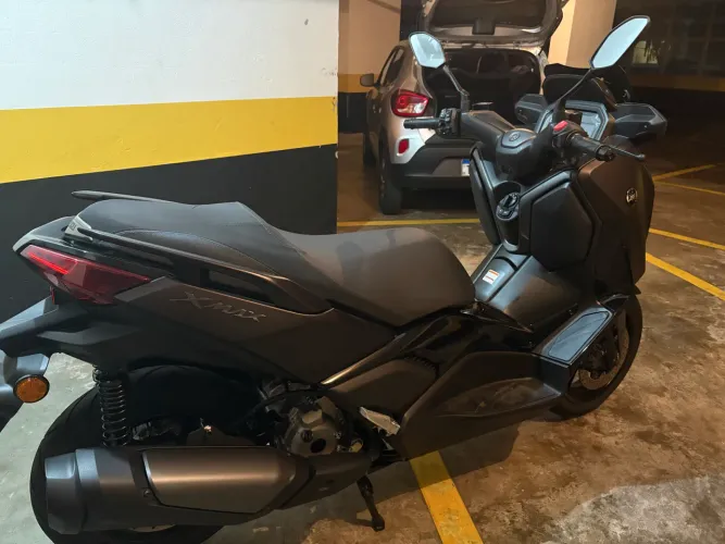 Yamaha XMAX 25/26 300 CONNECTED 2000km único dono IPVA pago