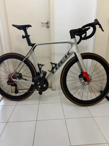 Madone SL 7 Geração 8 - tamanho L