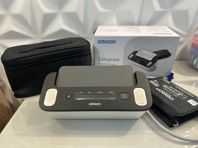 Aparelho Omron Complete - Monitor de Pressão Arterial com ECG