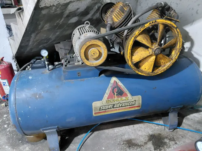 Compressor de ar comprimido