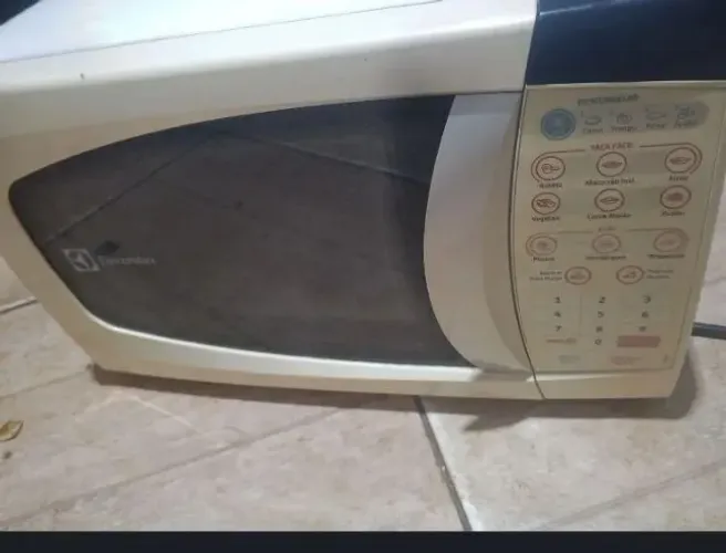 Microondas Electrolux 20 litros perfeito