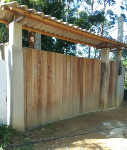 Fica localizado no bairro maria lima alto independência petrópolis rj