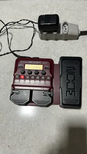 Zoom b1 quatro b1x quatro baixo guitarra multi-efeitos processador com pedal de expressão