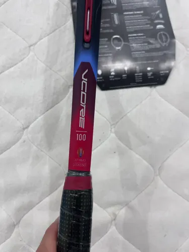 Raquete Yonex Vcore 100 L2
