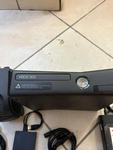 Xbox 360 . HD com mais de 80 jogos .