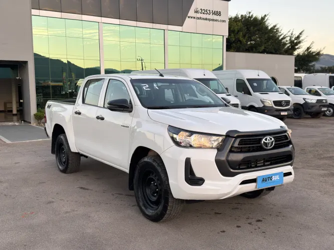Toyota Hilux CD 4X4 2.8 Diesel Mec. 2021
