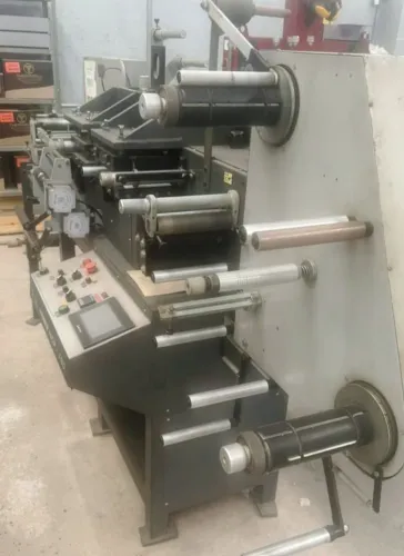 Batida hot-stamping Firmak HCP-180, 180x220mm, 2 estações, servo motor e ferramental. 