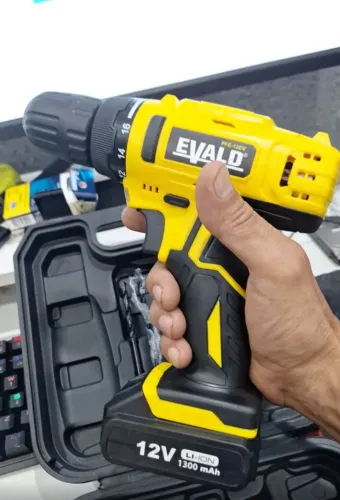 Parafusadeira e Furadeira Evald 12V Completa com Maleta e Acessórios