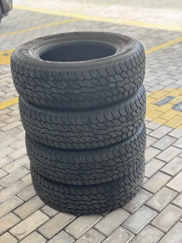 Vendo Pneus 205/70 R15