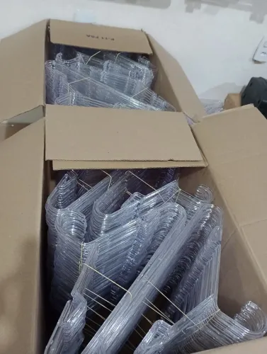 Cabide acrilico com cavas adulto NOVOS 3,50un. Atacado