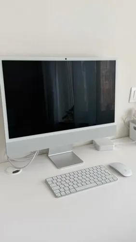 iMac 24" Apple Chip M4 - 16GB RAM / 256GB SSD Prata - Garantia Apple até 2027