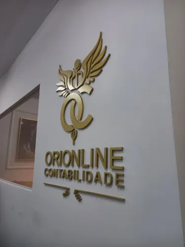 Placa em Lona envernizada. Garantia antidesbotamento. Vidro. ACM. Acrílico