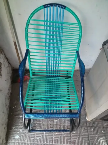 VENDO UMA CADEIRA DE BALANCO