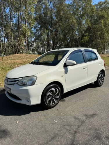 Toyota Etios XS 1.5 Flex 16V 5P Mec. 2014