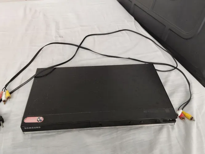 DVD player com Karaokê s/microfone