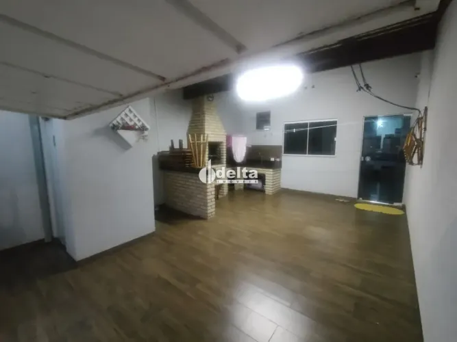 Casa residencial com 2 quartos disponível para venda no bairro Jardim Brasília em Uberlând
