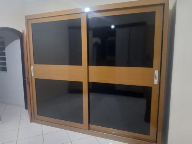 Vendo essa Cama e Guarda-Roupa