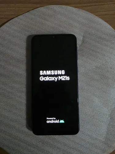 Celular Galaxy M21S Usado Funcionando perfeitamente com caixa carregador