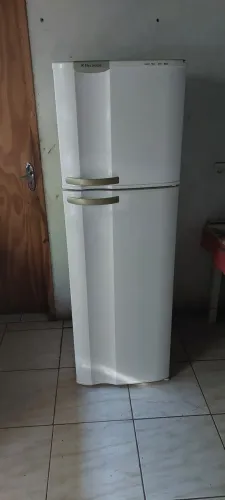 Geladeira Electrolux DF34 Frost Free