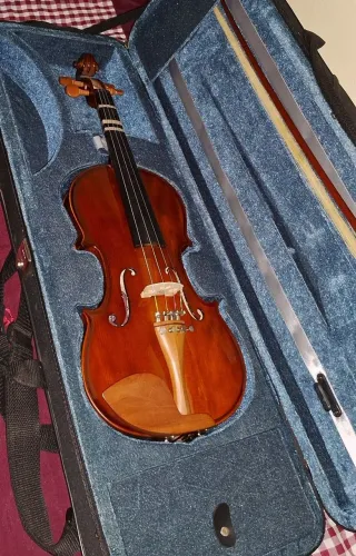 Violino Eagle 4/4 em Perfeito estado com case