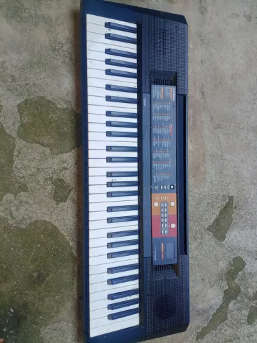 Vendo teclado da Yamaha por 200 reais