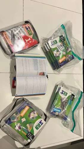 29 Livros sistema Farias Brito - 1 ano do ensino médio