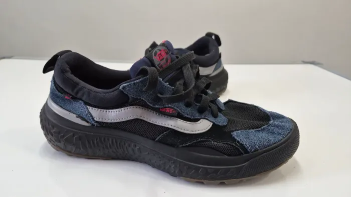 Tenis vans ultrarange neo vr3 n39 preto e azul