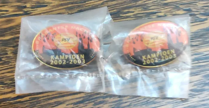2x Broche PSV Eindhoven Campeão 2002/2003 - Item Colecionador